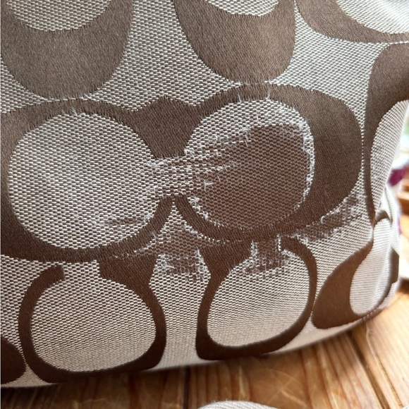 Coach F21905 Signature Pink Stripe Crossbody Bag - Picture 4 of 10